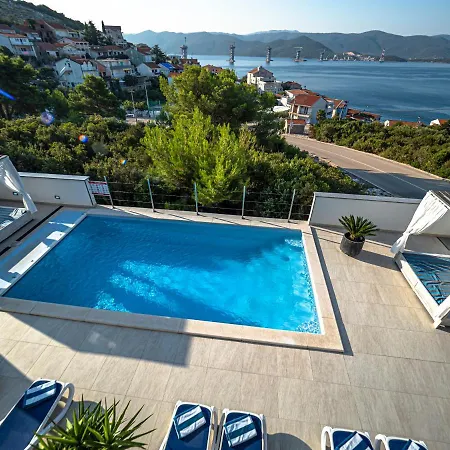 Apartament Mare