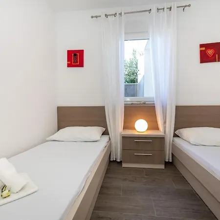 Apartament Mare *