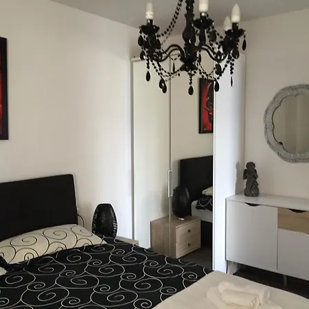 Apartament Mare *