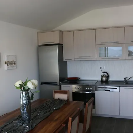Apartament Mare