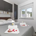 Apartament Mare *