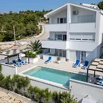 Apartament Mare